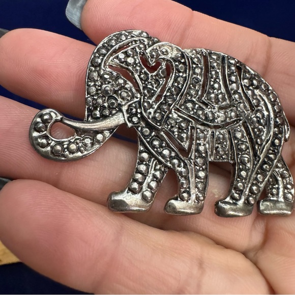 Vintage Silver Tone Elephant Brooch - Picture 3 of 8